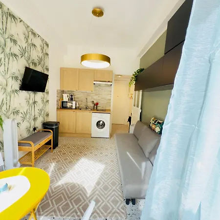 Апартаменты Petit Bijou 2 Pers Wifi